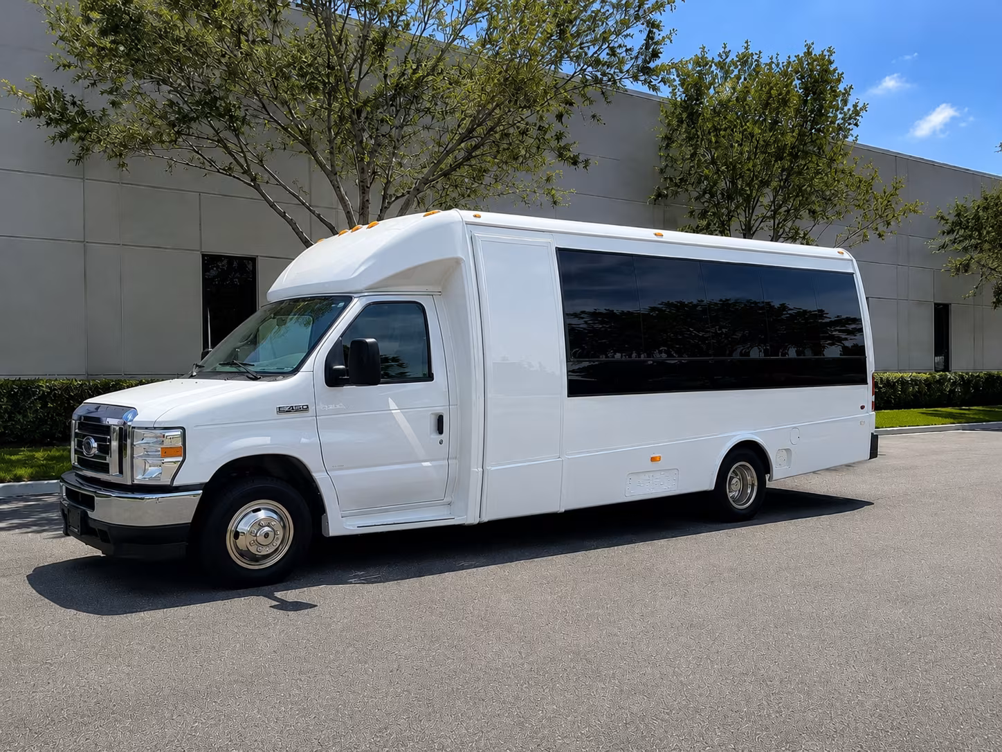 get guests from newark airport to your edison wedding weekend