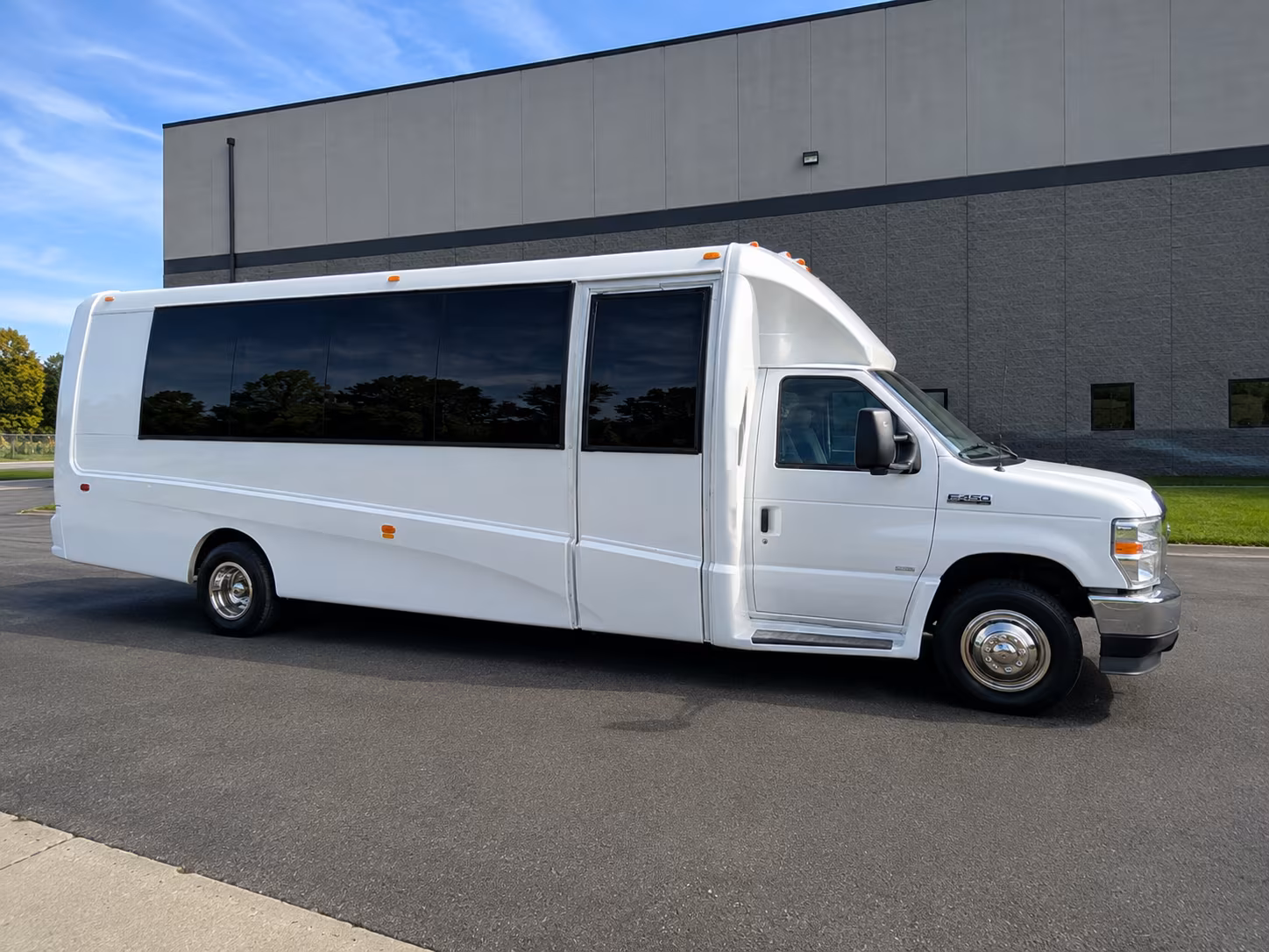 shuttle your wedding guests along the route 1 hotel corridor